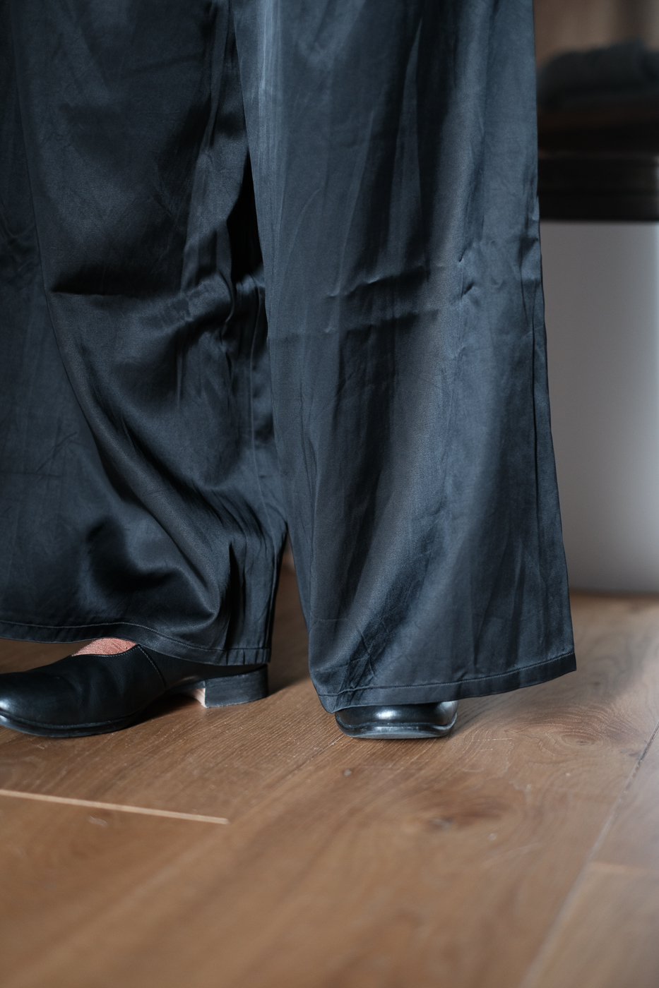 RY/LI SHEETING CLOTH GATHERED PANTS