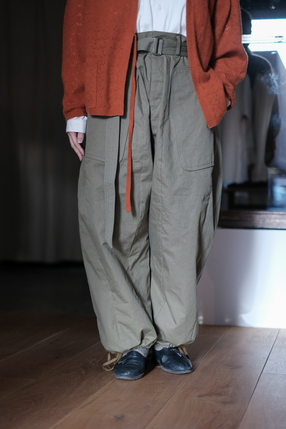 AURALEE カーゴパンツ 玉蟲色 4 日本製 No.04 Rustle of trees ダーツカーゴパンツ col.leaves green | Re;li